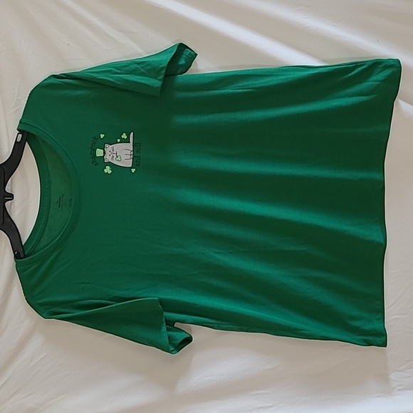 80. Women's St Patty's Day Green T-shirt with Cat Grapic Size XL - Picture 1 of 6